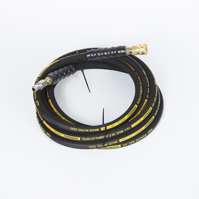 Udând grădină furtun de înaltă presiune