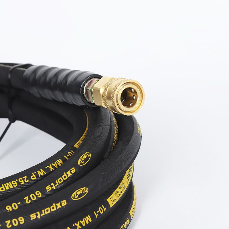 Udând grădină furtun de înaltă presiune